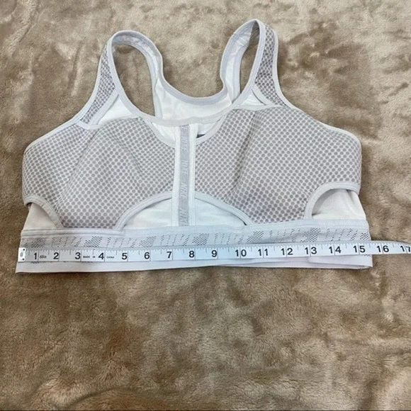Nike Ultrabreathe Women's Large Off White Medium-support Non-padded Sports Bra - Picture 5 of 8